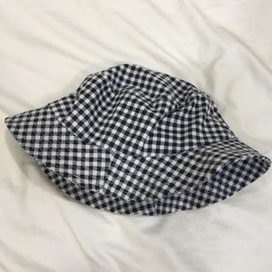 Urban Outfitters bucket hat